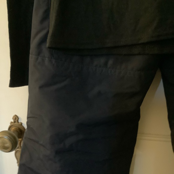 Lands End DKNavy Kid Ski Pants. Like New. Free black under layer thermal incl. - Picture 8 of 12
